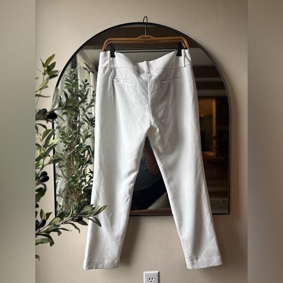 ALICE + OLIVIA | white slim fit trouser with zipper ankled | size 8 - Picture 8 of 8